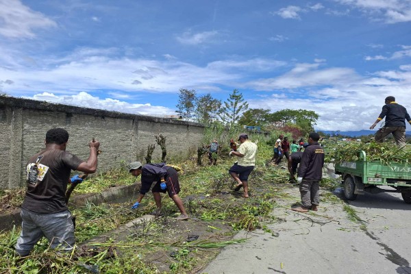 Peringati Hari Sampah Nasional, DLH lakukan Pembersihan di Jalan Gatot Subroto