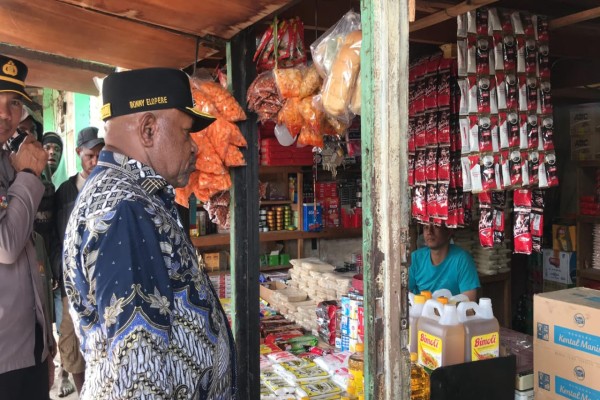 Wakil Bupati Jayawijaya tinjau harga bahan pokok di pasaran