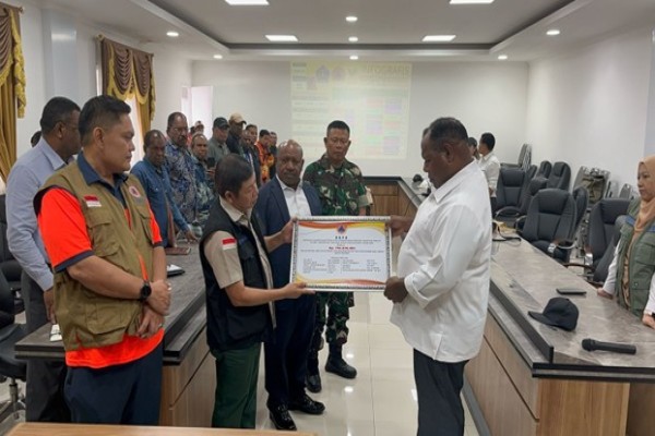 BNBP memberikan bantuan kepada Korban banjir dan longsor di Kabupaten Jayawijaya