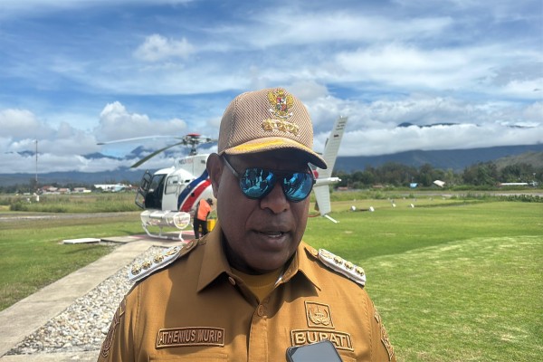 Bupati Jayawijaya tinjau langsung longsor yang terjadi di Kampung Pubiakma