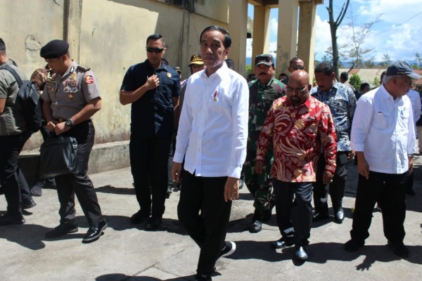 Jokowi Pastikan 2 Minggu Pasar Wouma Kembali Difungsikan