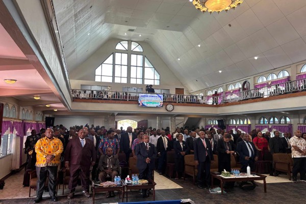 Buka Konferensi II GKII Wilayah IV Papua, Bupati Atenius Murip Tekankan Sinergi Gereja dan Pemerintah