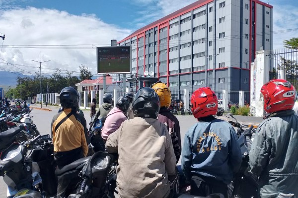 Gandeng UMKM, Kominfo Gelar Nobar Final Piala Dunia di Tugu Salib Sebagai Pemanfaatan Sarana Publik