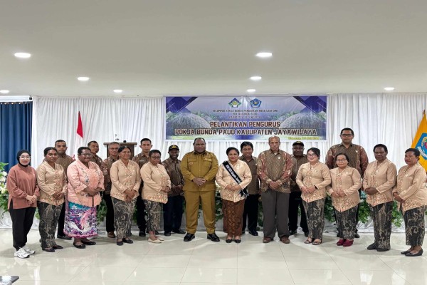 Bupati Jayawijaya Lantik Pengurus Pokja Bunda PAUD Periode 2025–2030, Perkuat Pendidikan Anak Usia Dini