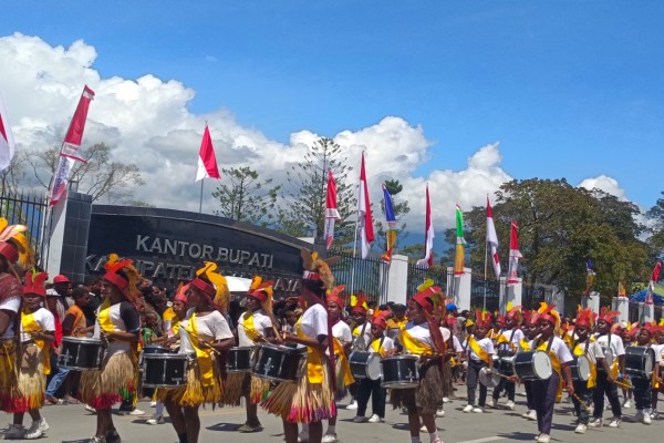 Karnaval Budaya Kabupaten Jayawijaya “Lestarikan Cenderawasihku”