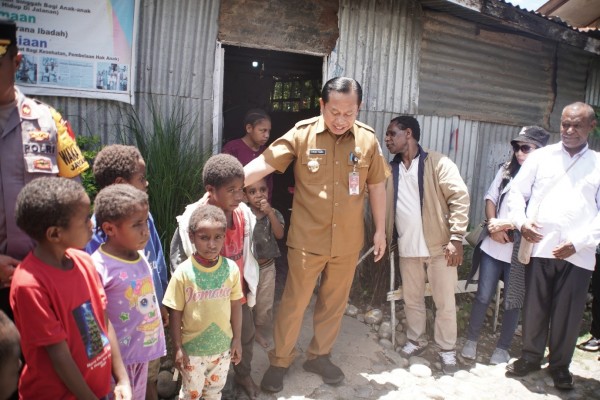 Kunjungi Panti Asuhan di Kabupaten Jayawijaya, ini pesan Penjabat Bupati