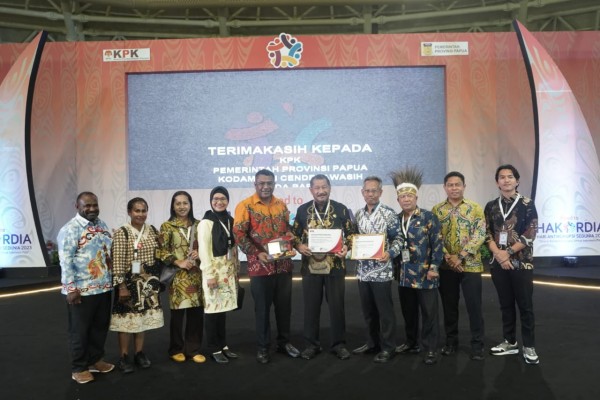 Mendapatkan Nilai terbaik, Pemda Jayawijaya Raih Penghargaan MCP 2023