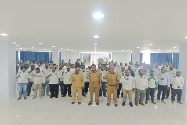 Pj. Bupati Jayawijaya temui HPOAPP mediasi  para pengusaha
