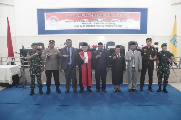 Sekda Jayawijaya Hadiri Pelantikan PAW Ketua DPRD Jayawijaya