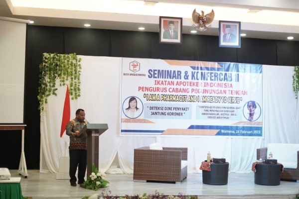 Seminar dan Konferensi Apoteker Pegunungan Tengah