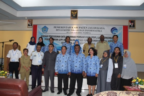 Dinas Kominfo Kabupaten Jayawijaya, mendampingi perwakilan dari 30 organisasi perangkat daerah (OPD) terkait server pemerintah