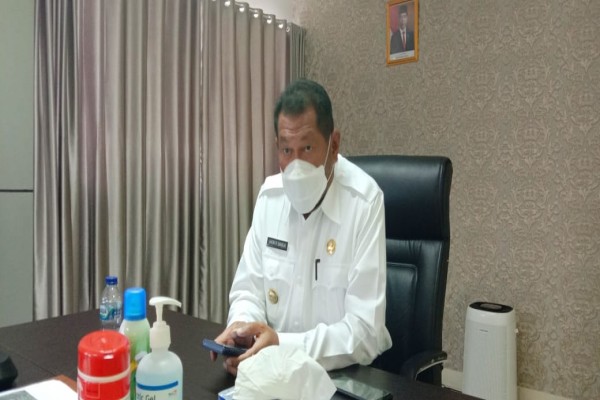 Bupati Jayawijaya Ingatkan Kontraktor Agar Tidak Asal Kerja