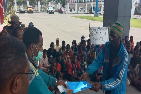Warga Kampung Ninabua Minta Bupati Ganti Kepala Kampung yang Dinilai Banyak Menyalahgunakan Dana Bantuan